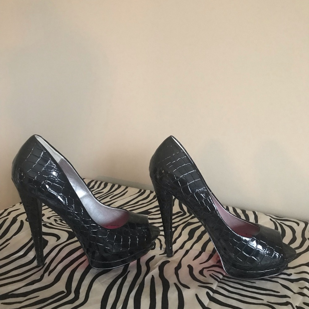 Shoedazzle “Vega” Peeptoe Stilettos